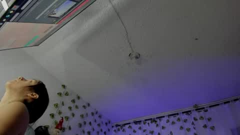 Snapshot of emiliarose_ chatting on May 22, 2026, 12:11 pm EmiliaRose online show from May 22, 2026, 12:11 pm