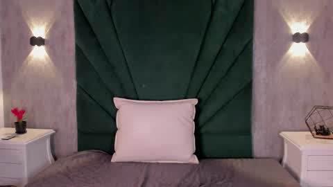 Snapshot of emiliclarke_ chatting on April 9, 2026, 1:49 pm Emilie online show from April 9, 2026, 1:49 pm