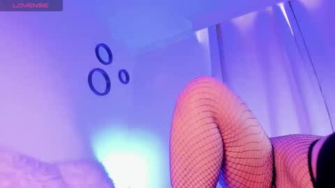 Emilie James online show from September 30, 2025, 4:56 pm