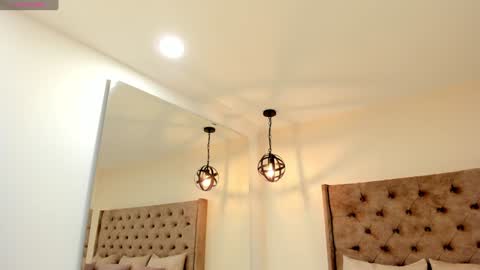 Emillie online show from January 6, 2025, 7:35 pm