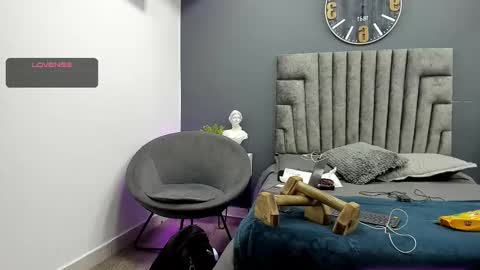 Snapshot of emilio_brandon chatting on December 18, 2025, 11:05 am Emilio online show from December 18, 2025, 11:05 am