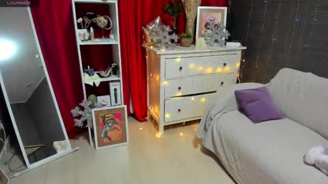 Emiliya online show from December 18, 2024, 2:42 am