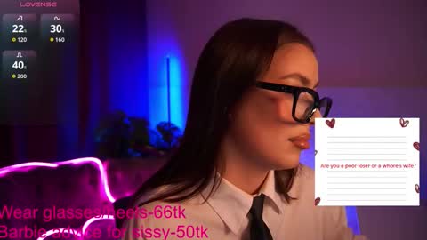 Snapshot of emiliyaroude chatting on November 18, 2025, 12:31 pm Emiliya online show from November 18, 2025, 12:31 pm