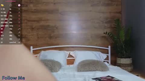 Emilly online show from September 13, 2025, 7:08 am