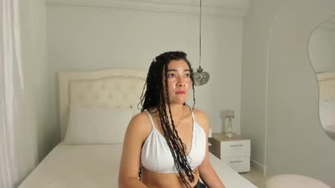 Snapshot of emilly_duque chatting on July 14, 2026, 4:06 am Emilly online show from July 14, 2026, 4:06 am