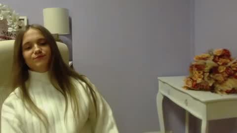 Emilly online show from December 11, 2024, 1:49 pm