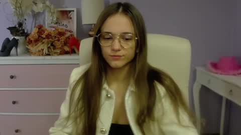 Emilly online show from February 14, 2025, 7:49 am