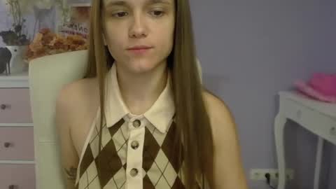 Emilly online show from March 12, 2025, 10:59 am