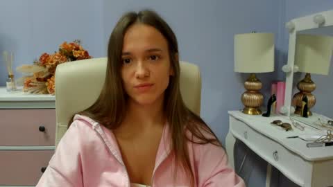 Emilly online show from April 18, 2026, 6:39 am