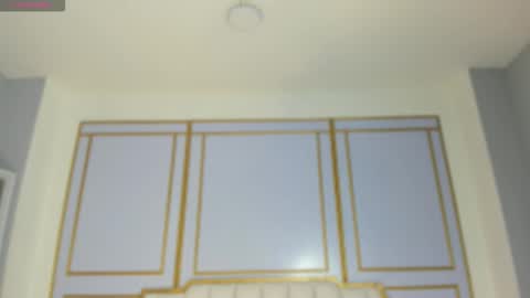 Snapshot of emilly_mell chatting on November 12, 2025, 11:21 am emilly_mell online show from November 12, 2025, 11:21 am