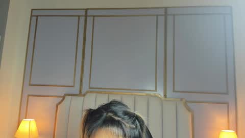 Snapshot of emilly_mell chatting on November 29, 2025, 11:35 am emilly_mell online show from November 29, 2025, 11:35 am