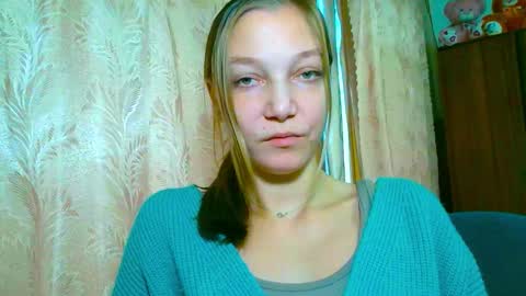 Snapshot of emilly_xkiss chatting on November 10, 2025, 10:58 am Emilly online show from November 10, 2025, 10:58 am