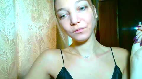 Snapshot of emilly_xkiss chatting on November 26, 2025, 6:36 am Emilly online show from November 26, 2025, 6:36 am