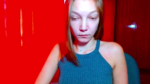 Snapshot of emilly_xkiss chatting on December 18, 2025, 8:31 am Emilly online show from December 18, 2025, 8:31 am