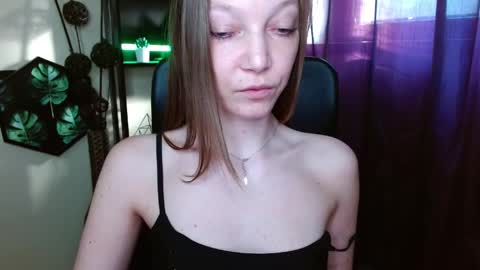 Emilly online show from April 9, 2026, 6:19 am