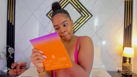 Emilly online show from November 8, 2025, 12:27 pm