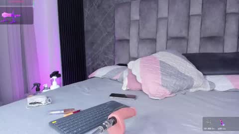 Snapshot of emily___fox chatting on October 9, 2025, 12:03 pm Emily online show from October 9, 2025, 12:03 pm