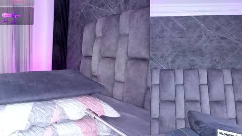 Snapshot of emily___fox chatting on October 23, 2025, 12:04 pm Emily online show from October 23, 2025, 12:04 pm