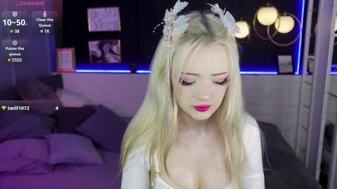 Snapshot of emily_air chatting on December 22, 2024, 9:31 pm Emily online show from December 22, 2024, 9:31 pm