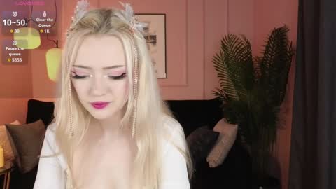 Snapshot of emily_air chatting on December 25, 2024, 1:41 pm Emily online show from December 25, 2024, 1:41 pm