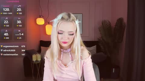 Snapshot of emily_air chatting on January 2, 2025, 4:09 am Emily online show from January 2, 2025, 4:09 am