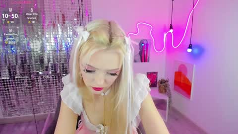 Snapshot of emily_air chatting on January 25, 2025, 5:51 pm Emily online show from January 25, 2025, 5:51 pm