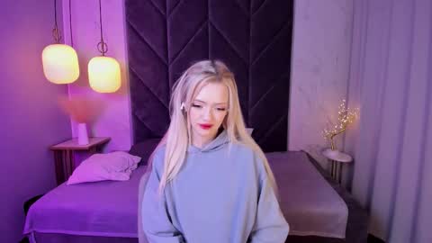 Snapshot of emily_air chatting on September 21, 2025, 3:30 am Emily online show from September 21, 2025, 3:30 am