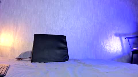 Snapshot of emily_ariaszc chatting on December 5, 2024, 2:55 pm Emily online show from December 5, 2024, 2:55 pm