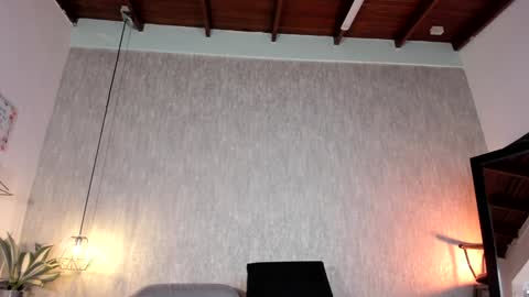 Snapshot of emily_ariaszc chatting on December 6, 2024, 3:22 pm Emily online show from December 6, 2024, 3:22 pm