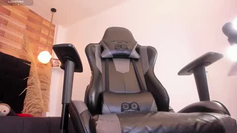 emily_brown04 online show from December 15, 2025, 11:14 am