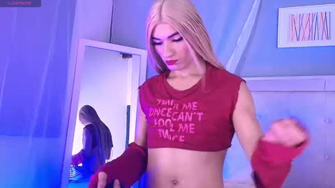 emily_castillo1_ online show from January 15, 2026, 5:34 am