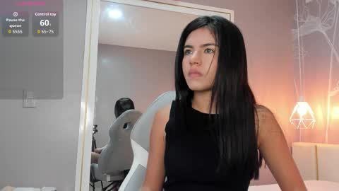 Snapshot of emily_cute4u chatting on March 10, 2026, 9:31 pm Emily online show from March 10, 2026, 9:31 pm