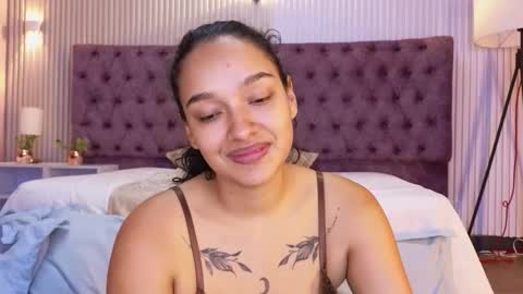 Snapshot of emily_foxyy chatting on November 7, 2025, 8:20 pm Emily online show from November 7, 2025, 8:20 pm