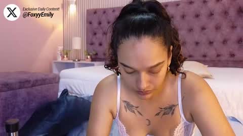 Snapshot of emily_foxyy chatting on November 29, 2025, 7:06 pm Emily online show from November 29, 2025, 7:06 pm