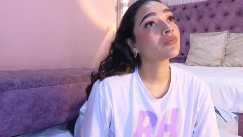 Snapshot of emily_foxyy chatting on December 15, 2025, 7:07 pm Emily online show from December 15, 2025, 7:07 pm