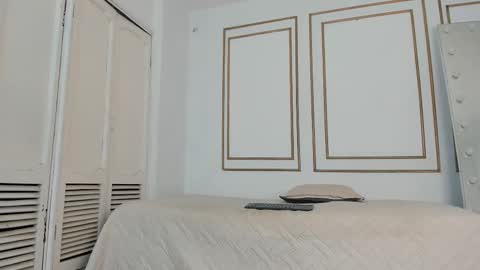 emily_gaviria1 online show from February 24, 2026, 12:14 pm