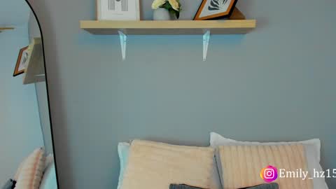 Emily online show from December 5, 2024, 10:55 am