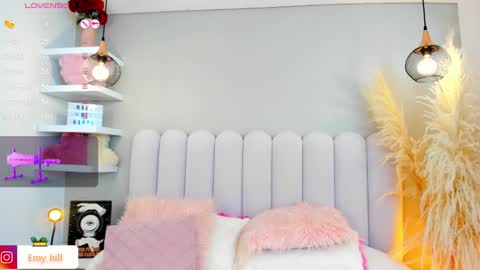 Snapshot of emily_hill___ chatting on January 17, 2025, 3:23 am EMILY Monday 5-2 am From Tuesday to Friday5-1 am Colombia time online show from January 17, 2025, 3:23 am