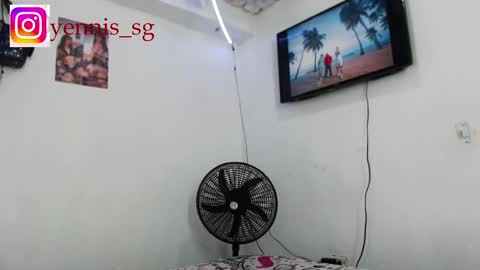 Snapshot of emily_hot_01 chatting on May 1, 2026, 1:10 am emily online show from May 1, 2026, 1:10 am