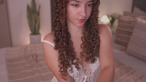 Juliana online show from February 9, 2026, 10:03 pm