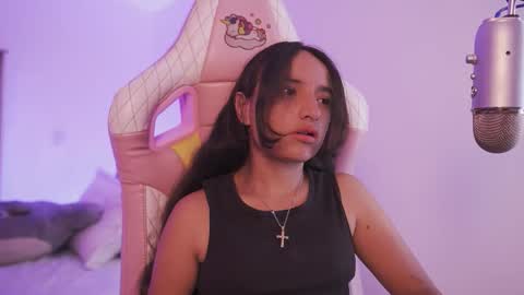 Snapshot of emily_jonexs_ chatting on March 10, 2026, 10:04 pm mily online show from March 10, 2026, 10:04 pm