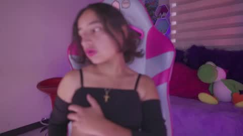 Snapshot of emily_jonexs_ chatting on March 15, 2026, 4:02 pm mily online show from March 15, 2026, 4:02 pm