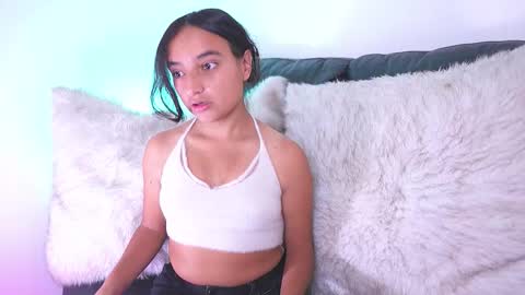 Snapshot of emily_jonexs_ chatting on March 17, 2026, 1:36 pm mily online show from March 17, 2026, 1:36 pm