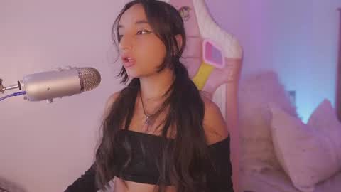 Snapshot of emily_jonexs_ chatting on June 14, 2026, 2:24 am mily online show from June 14, 2026, 2:24 am