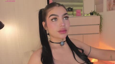 EmilyKenner  Independent model  online show from May 17, 2026, 12:01 pm