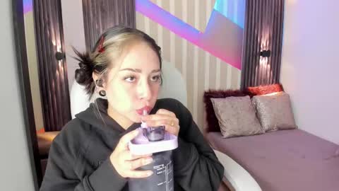 Snapshot of emily_layton chatting on October 2, 2025, 2:57 pm Emily online show from October 2, 2025, 2:57 pm