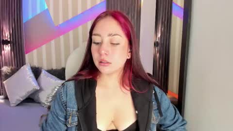 Snapshot of emily_layton chatting on November 12, 2025, 2:50 pm Emily online show from November 12, 2025, 2:50 pm