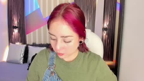 Snapshot of emily_layton chatting on November 13, 2025, 2:27 pm Emily online show from November 13, 2025, 2:27 pm