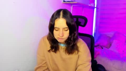 Snapshot of emily_lindey chatting on November 20, 2025, 3:07 am emily_lindey online show from November 20, 2025, 3:07 am