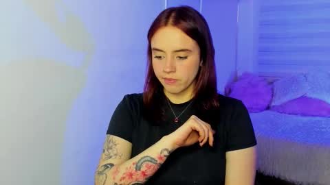 Snapshot of emily_lindey chatting on December 17, 2025, 3:34 am emily_lindey online show from December 17, 2025, 3:34 am